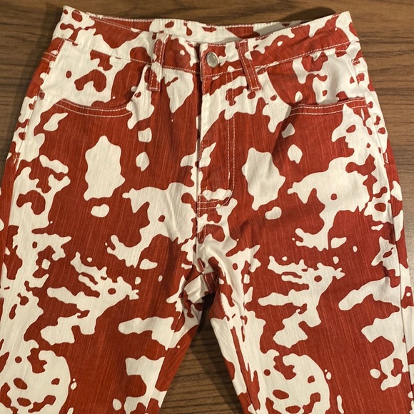 Stylish Red and White Flare Jeans - Picture 2 of 7